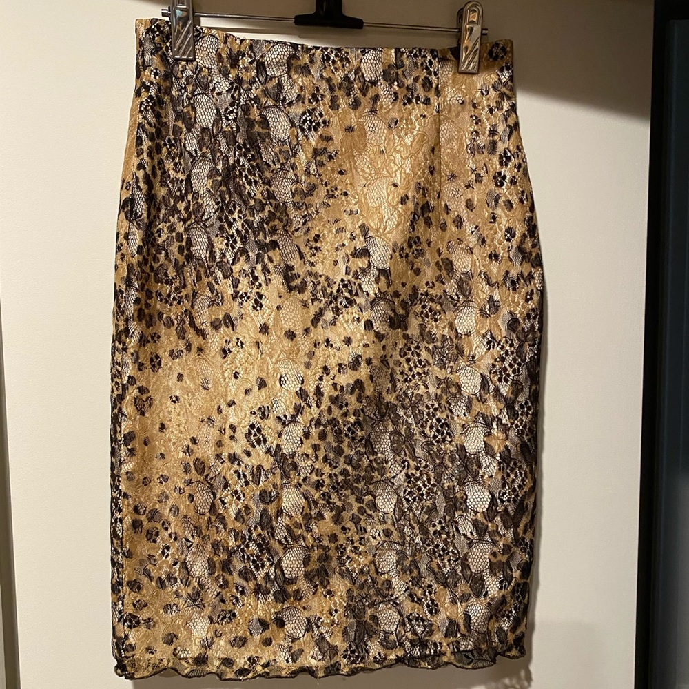 Lace pencil skirt fully lined. New without tag